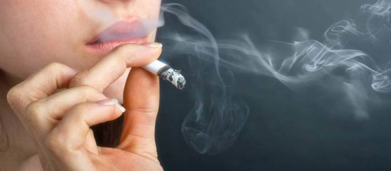 Πώς μπορούν να φύγουν οι κίτρινοι λεκέδες από τα δάχτυλα των καπνιστών;